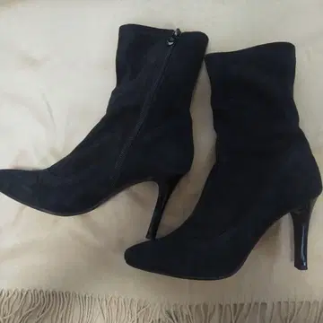 긴자 카네마츠 블랙 스웨이드 숏부츠 22.5cm