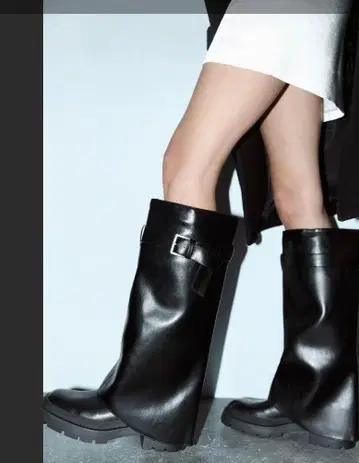 ZARA 38 버클 장식 가죽 롱 부츠 블랙 자라