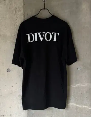 the DIVOT T셔츠 블랙 xl 미사용