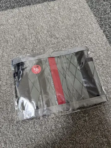 windy and rainy wallet CAN FEELver