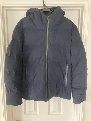 UNIQLO 블랙 심리스 다운 후드티 XL