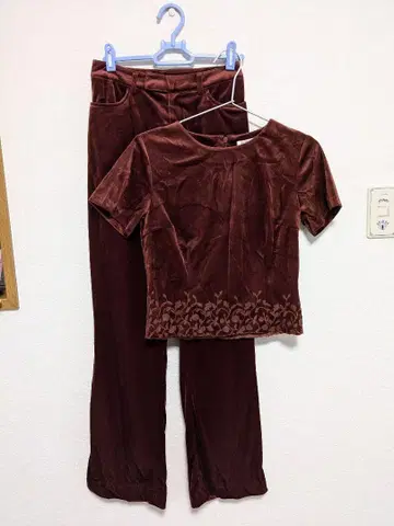 브라운 벨벳 셋업 size9