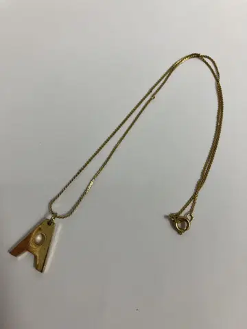 골드 컬러 알파벳 'A' 목걸이