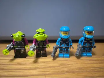 정품 LEGO 에이리언 네이비 퀘스트 미니 피규어 4체 세트