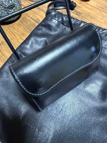 와일드 스완스 이노 쉘 코도반 블랙