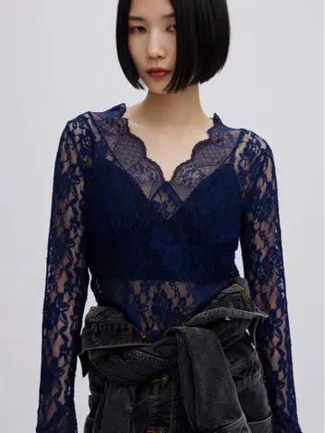 Ameri VINTAGE COMBINATION LACE TOP