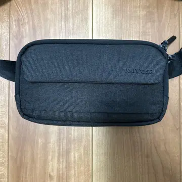INCASE Crosstown Sling / 2L -Black-