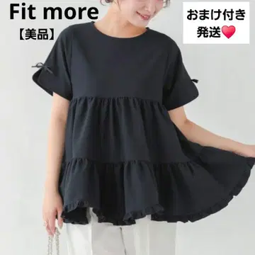 [ 새상품급 ] fitmore 슬릿 슬리브 밑단 프릴 티어드 반팔 상의