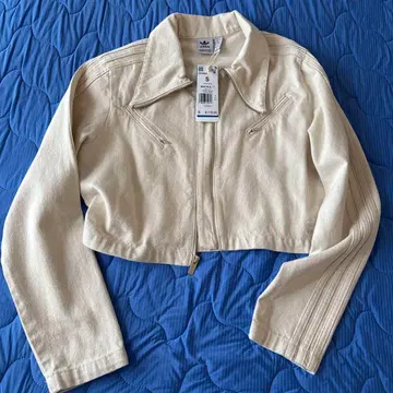 adidas 크림색 크롭 자켓 S