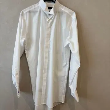 결혼식 신랑 윙카라 웨딩 리브라브라프