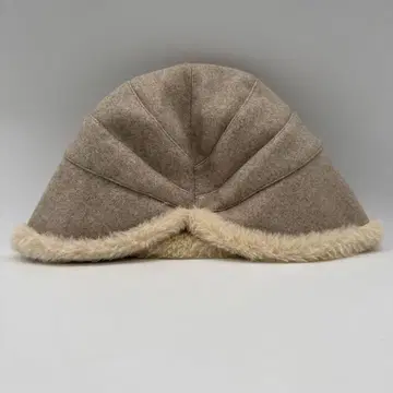베이지 울 모자 퍼 안감 부착