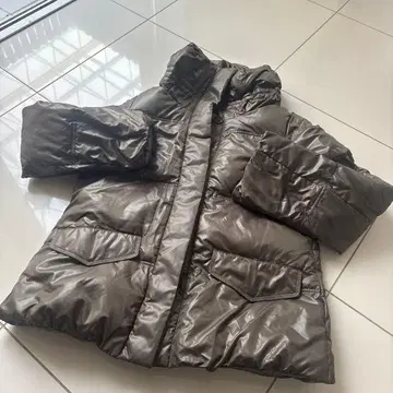 미사용 새상품) Varlet 카키 다운 자켓