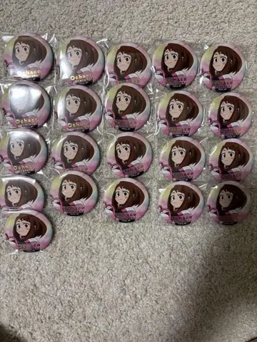 우라라카 오챠코 캔뱃지