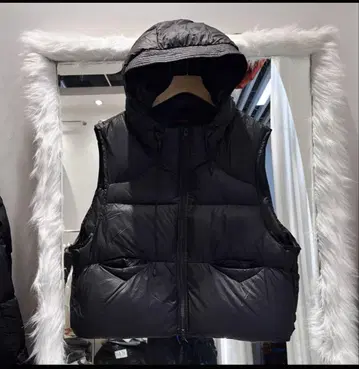 후드 부착 블랙 다운 베스트 다운 90%