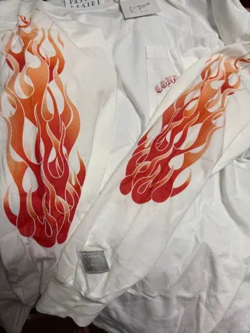 지금만 가격 인하 미사용 새상품 el conductorH 롱T셔츠