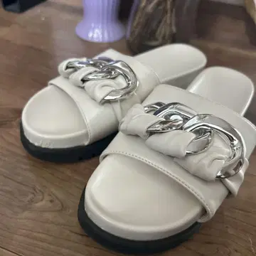 nouer 아이보리 체인 장식 샌들 38