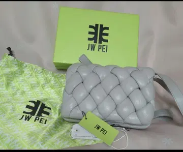 JW PEI 그레이 숄더백