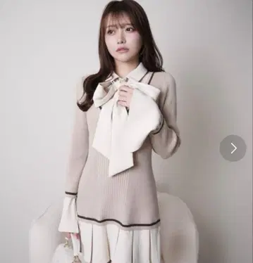 립 서비스 셔츠 도킹 플리츠 원피스 베이지