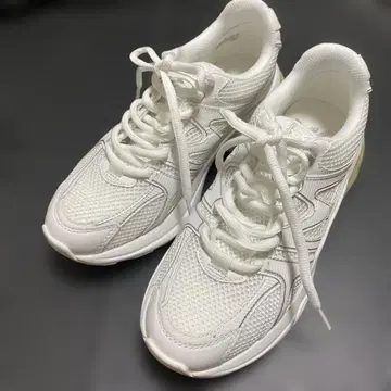 새상품급 MICHAEL KORS 스니커즈 화이트