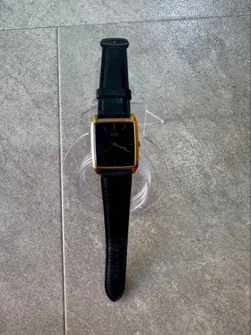 SEIKO 세이코 여성용 블랙 가죽 스퀘어 시계