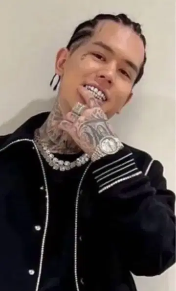 [ yzerr 착용 ] 쿠바 목걸이 체인 실버 스퀘어 아이스 아웃