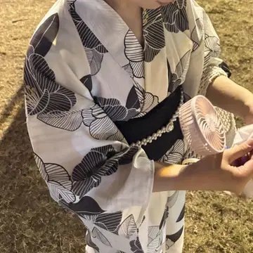 유카타 꽃무늬 아이보리, 블랙 유카타, 블랙 헤코오비 2점 세트