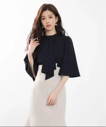 5부 소매 스탠드 카라 블라우스 프릴 장식 블랙 블라우스