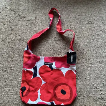 Marimekko 플라워 프린트 숄더백