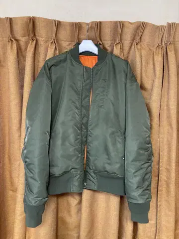 RVCA MA-1 플라이트 자켓 올리브