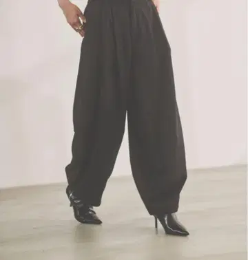 HANNE 나일론 소재 코쿤 팬츠 블랙 모드 블랙
