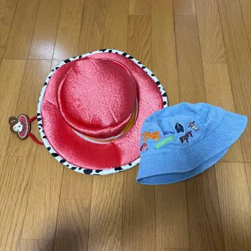 빨간색 캐릭터 모자