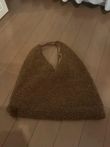 브라운 퍼 토트백