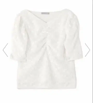 개더 쓰리 넥 T셔츠 JILL BY JILLSTUART