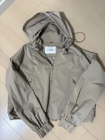 Spick & Span 베이지 마운틴 후드티