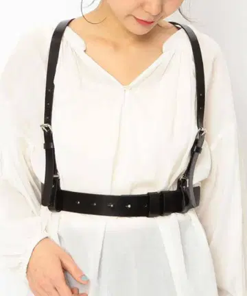 블랙 가죽 서스펜더