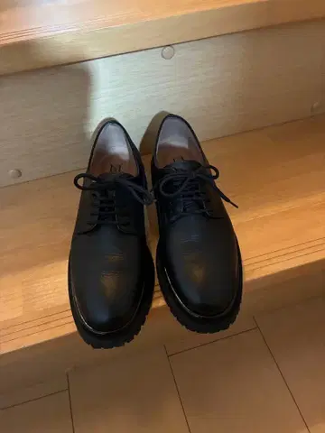 블랙 인터슈슈르 로퍼 가죽 신발