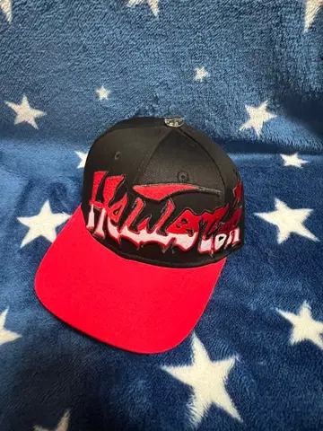 HELLSTAR 헬스타 그래픽 로고 캡 블랙/레드