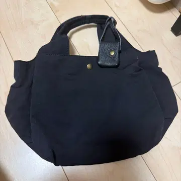 BEAMS 블랙 토트백 소품함 포함