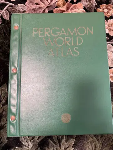PERGAMON WORLD ATLAS 1968