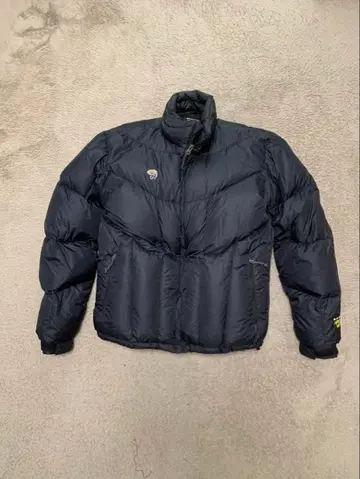 MOUNTAIN. HARD WEAR