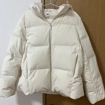 UNIQLO 심리스 다운 자켓 후드 부착
