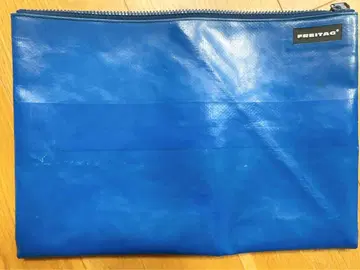 [ FREITAG ] 파랑 지퍼 달린 클러치백