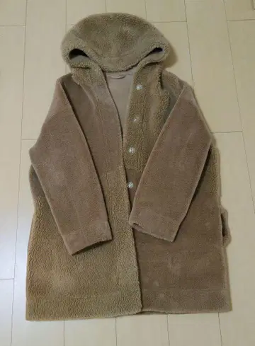 보아 소재 후드 부착 에코 무스탕 코트