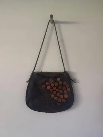 새상품급 [ ANTIK BATIK ] 프랑스제 코인 모티브 가죽 백