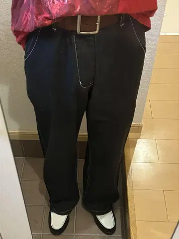 블랙 와이드 팬츠 화이트 스티치