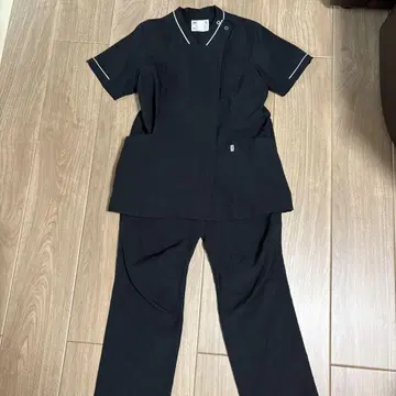 앙파미에 x 미즈노 스크럽 상하의 세트 간호사복