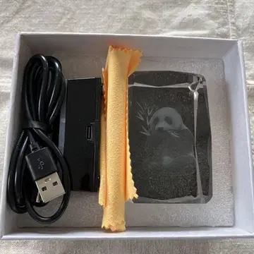 새상품 3D 크리스탈 팬더 입상입니다.