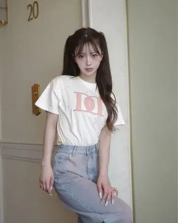 다리치 Darich 퀼팅 아플리케 비쥬 T셔츠 화이트
