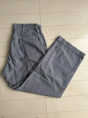 칼 헬무트 그레이 슬랙스