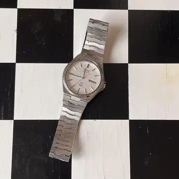 SEIKO 손목시계 SQ100 배터리 방전